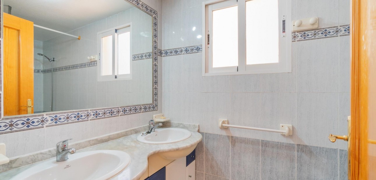 Long time Rental - Terraced house -
Orihuela Costa - La Zenia