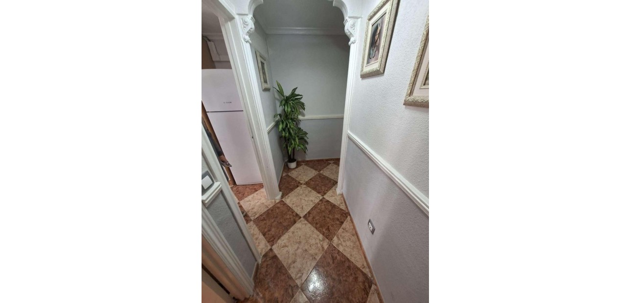 Venta - Apartamento / piso -
Torrevieja - Estacion de autobuses
