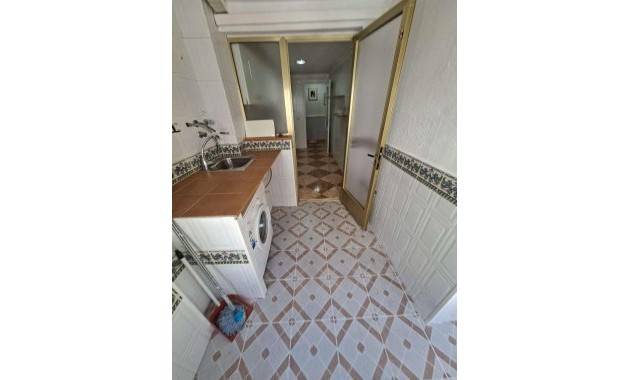 Venta - Apartamento / piso -
Torrevieja - Estacion de autobuses