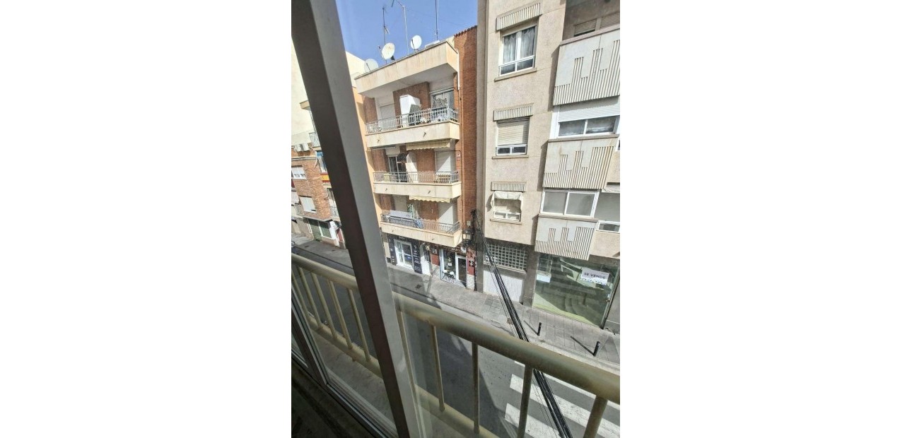 Venta - Apartamento / piso -
Torrevieja - Estacion de autobuses