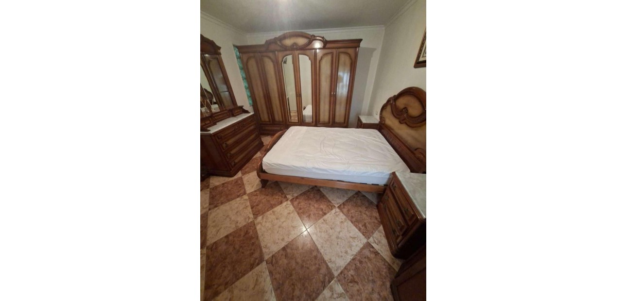 Venta - Apartamento / piso -
Torrevieja - Estacion de autobuses