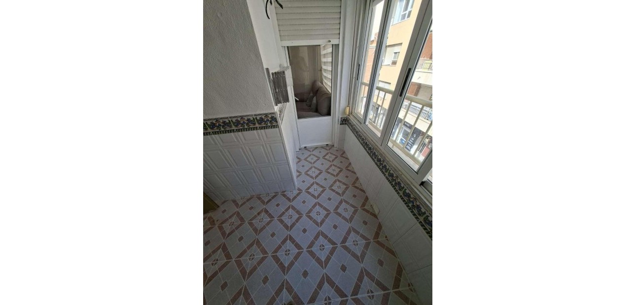 Venta - Apartamento / piso -
Torrevieja - Estacion de autobuses