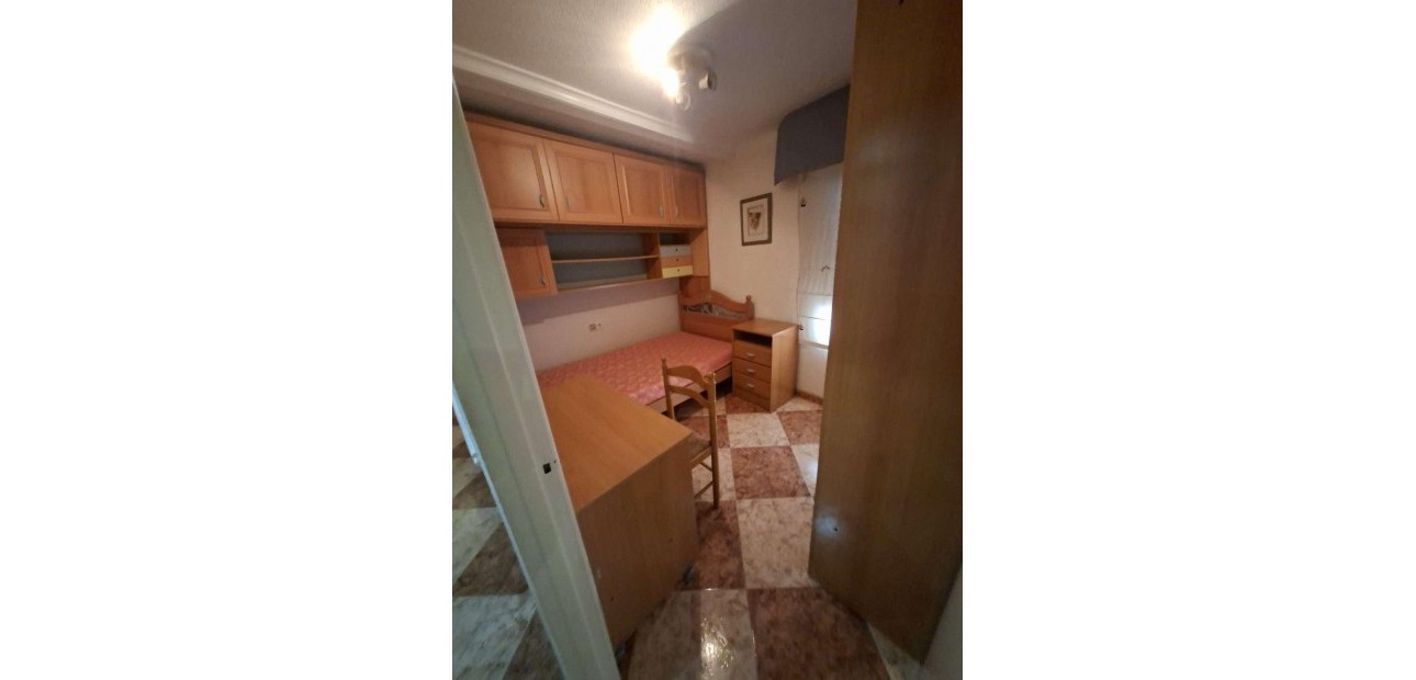 Venta - Apartamento / piso -
Torrevieja - Estacion de autobuses