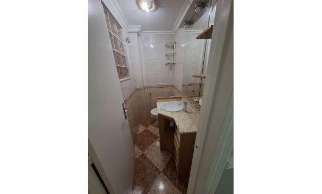 Venta - Apartamento / piso -
Torrevieja - Estacion de autobuses