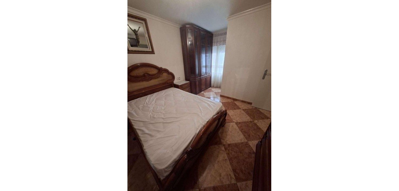 Venta - Apartamento / piso -
Torrevieja - Estacion de autobuses