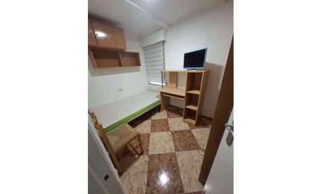 Venta - Apartamento / piso -
Torrevieja - Estacion de autobuses