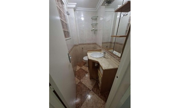 Venta - Apartamento / piso -
Torrevieja - Estacion de autobuses