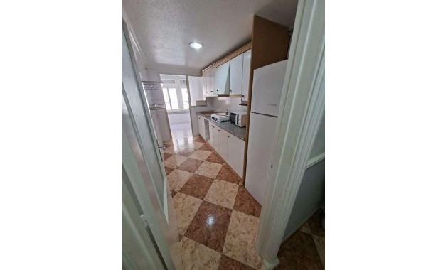Venta - Apartamento / piso -
Torrevieja - Estacion de autobuses