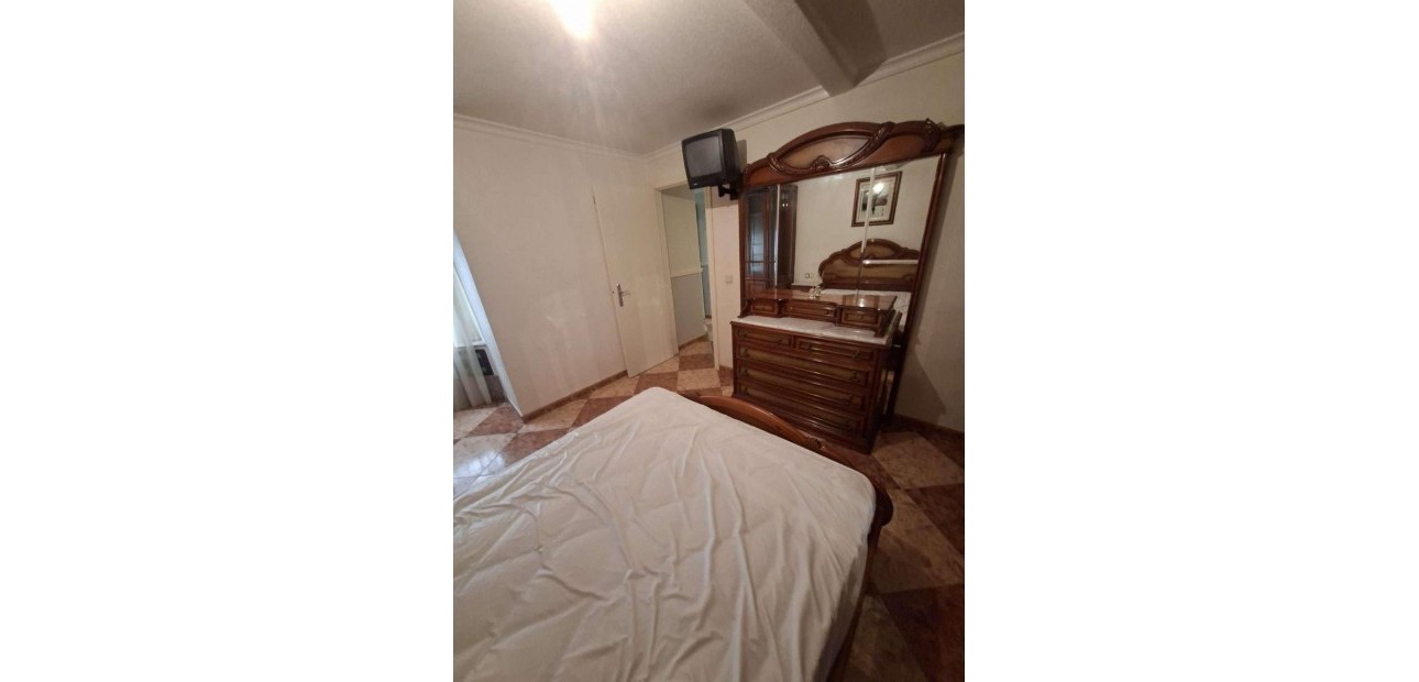 Venta - Apartamento / piso -
Torrevieja - Estacion de autobuses