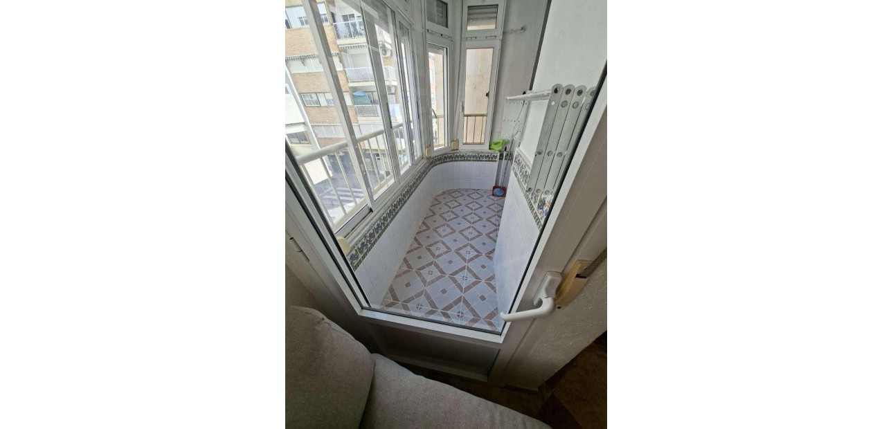 Venta - Apartamento / piso -
Torrevieja - Estacion de autobuses