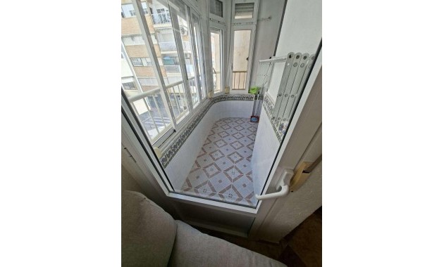 Venta - Apartamento / piso -
Torrevieja - Estacion de autobuses