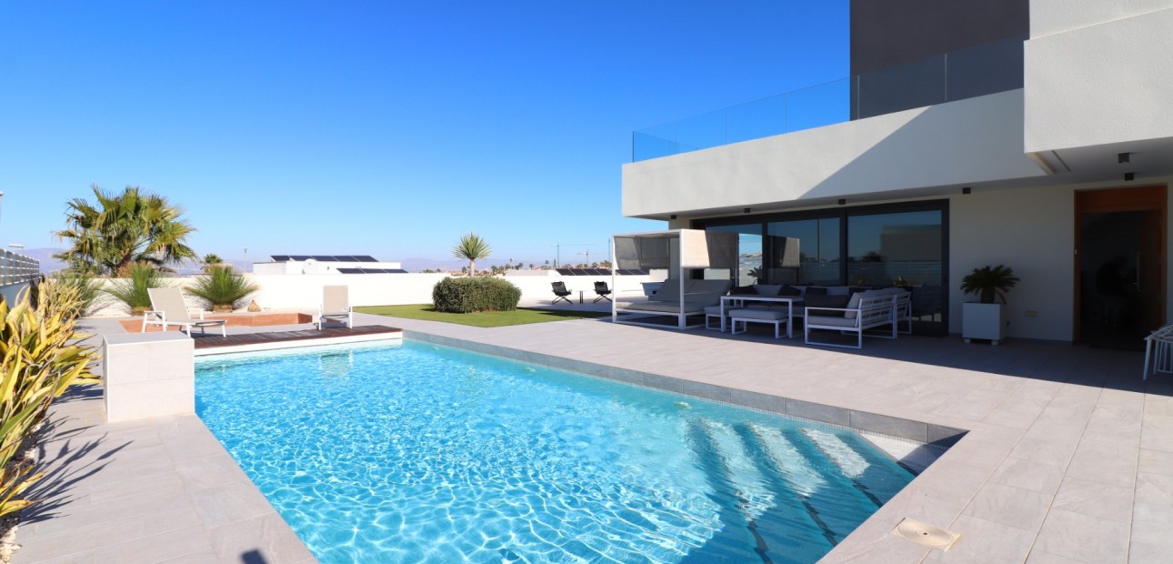 Venta - Detached Villa -
Benimar - Benimar III