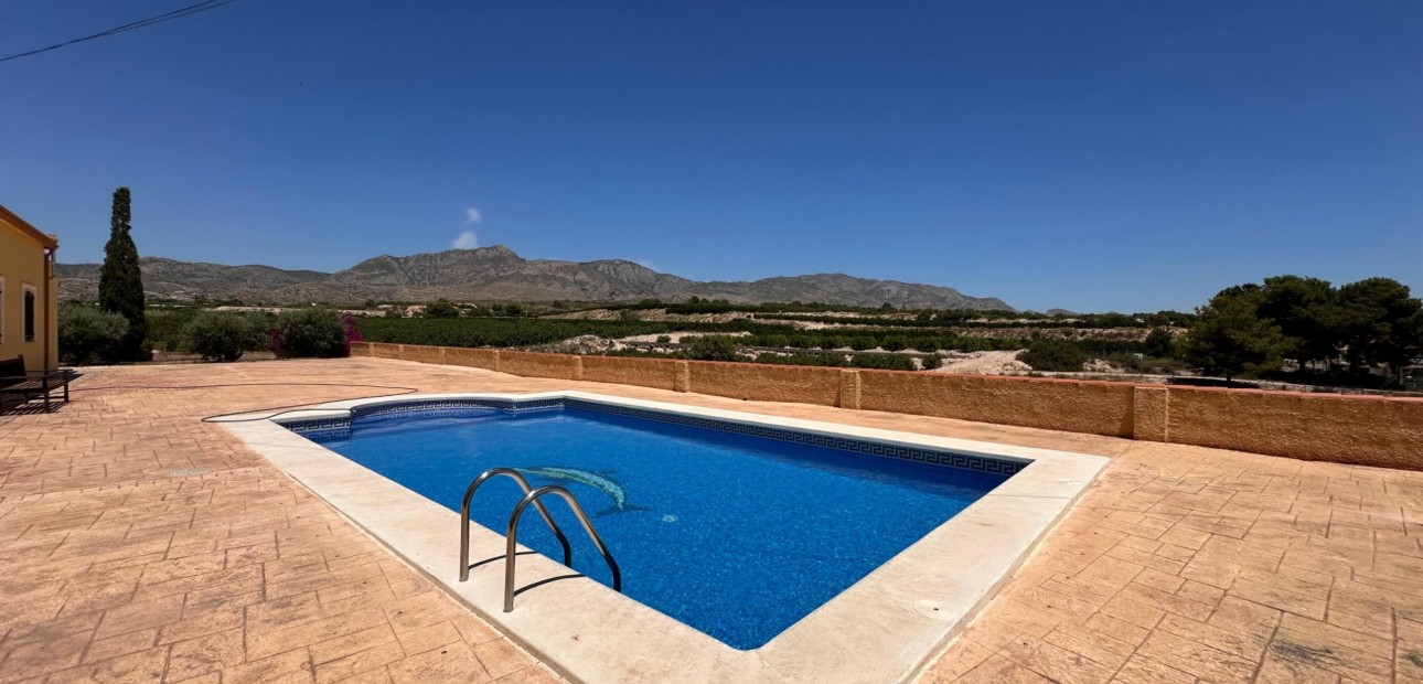 Herverkoop - Country Property -
Albatera - Albatera - Country