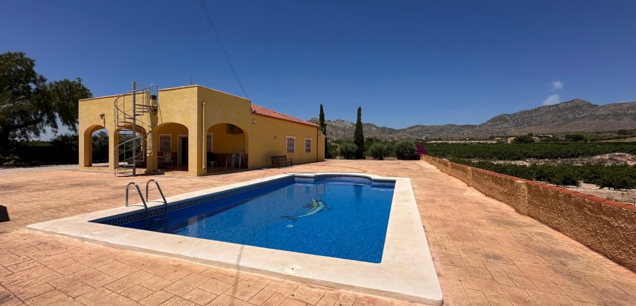 Herverkoop - Country Property -
Albatera - Albatera - Country