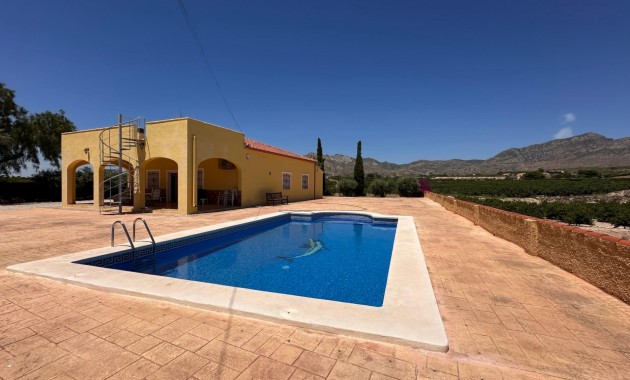 Herverkoop - Country Property -
Albatera - Albatera - Country