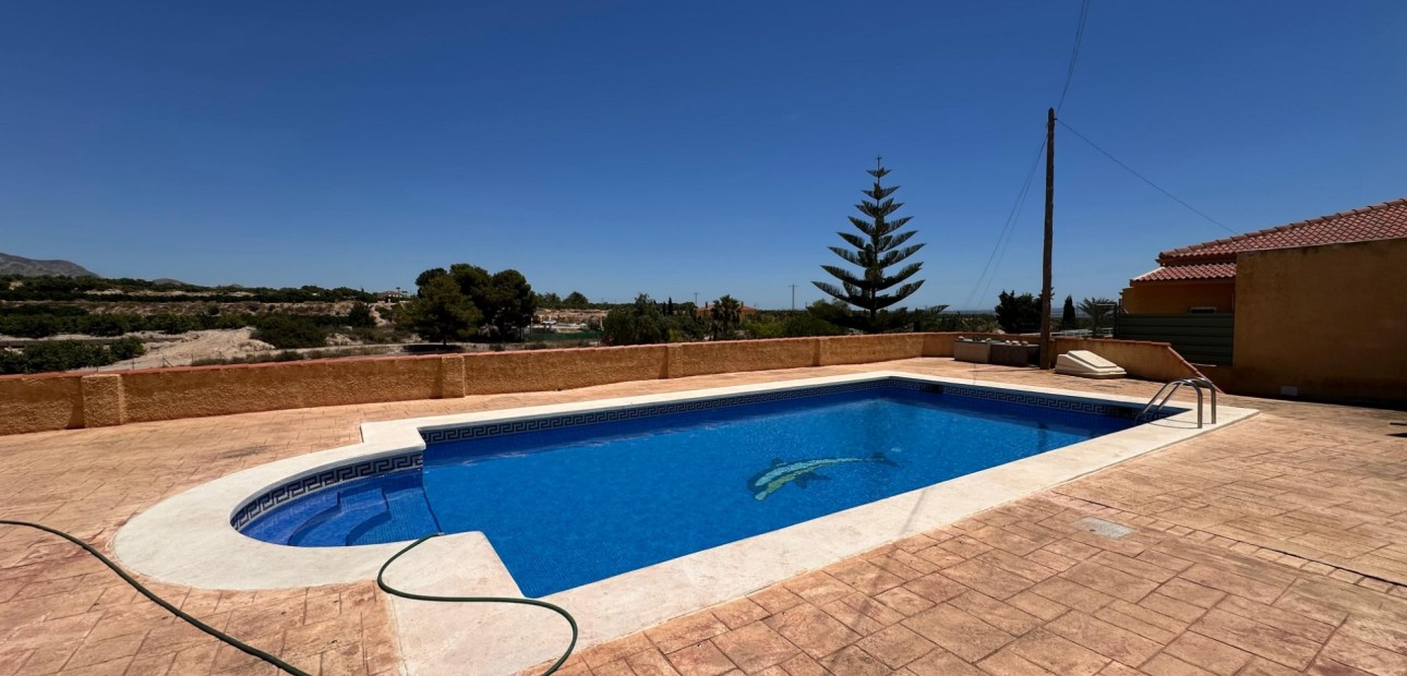 Herverkoop - Country Property -
Albatera - Albatera - Country