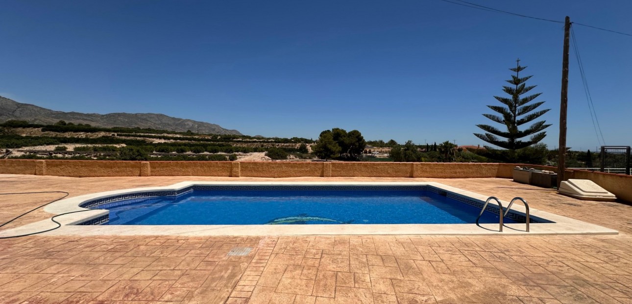 Herverkoop - Country Property -
Albatera - Albatera - Country