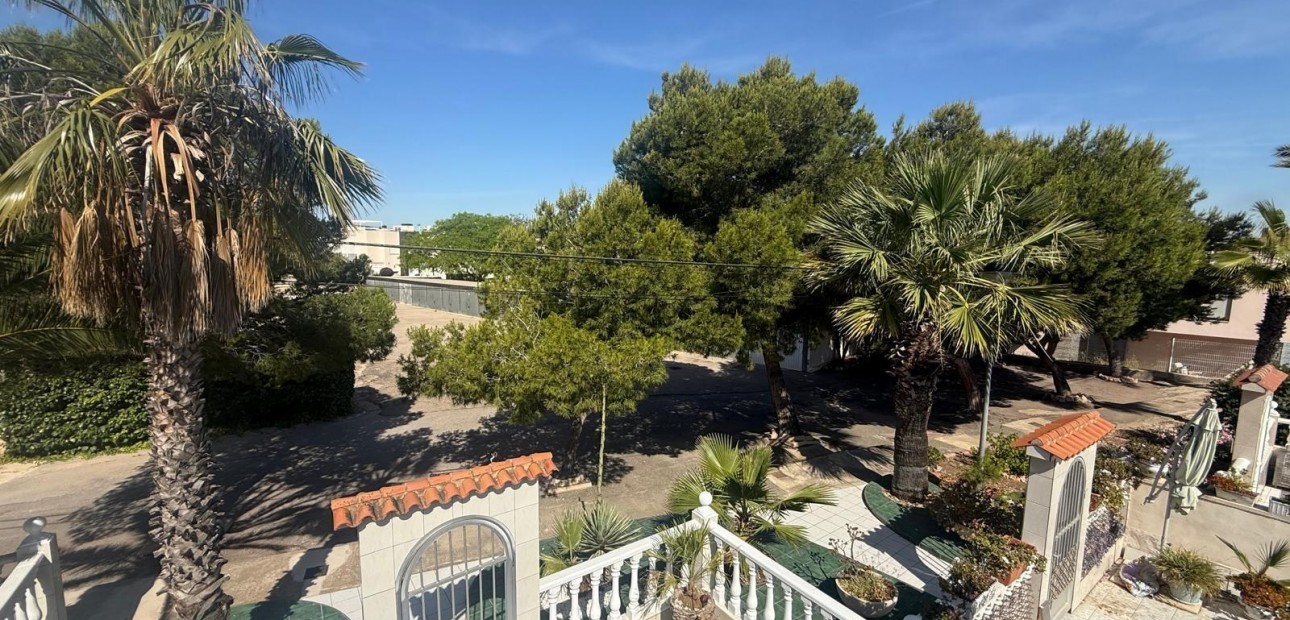Venta - Terraced house -
Torrevieja - La Siesta - El Salado - Torreta