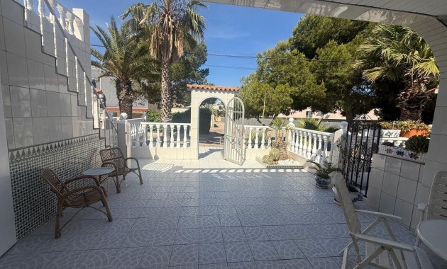 Venta - Terraced house -
Torrevieja - La Siesta - El Salado - Torreta