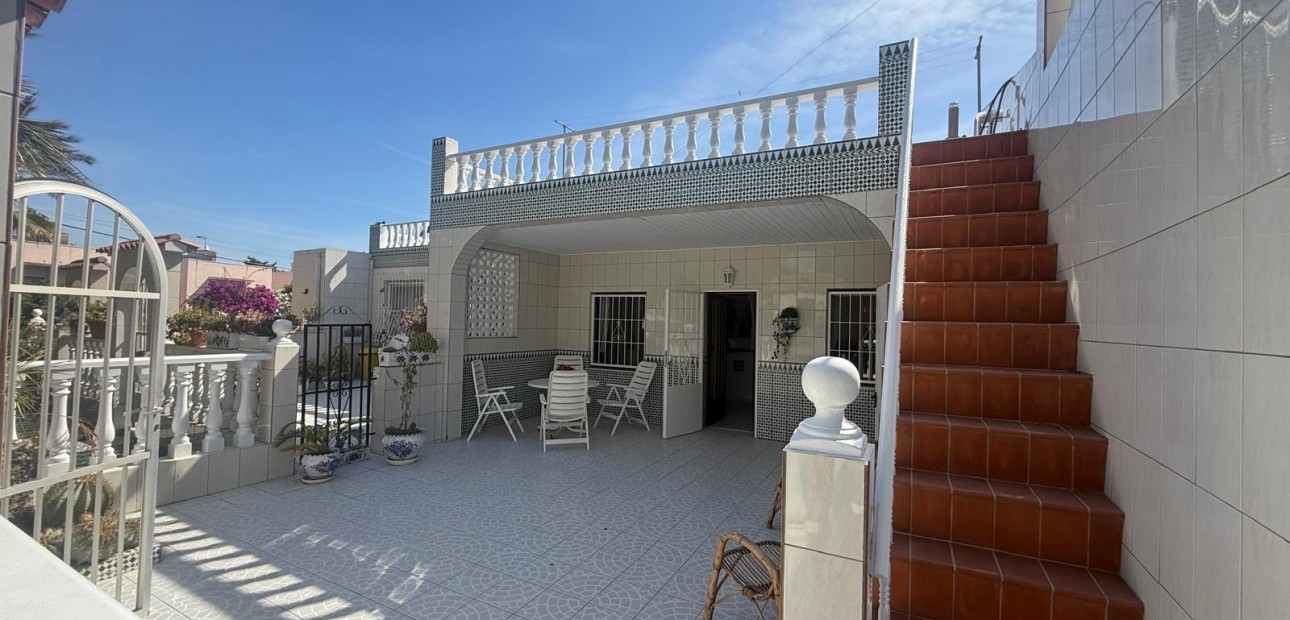 Venta - Terraced house -
Torrevieja - La Siesta - El Salado - Torreta