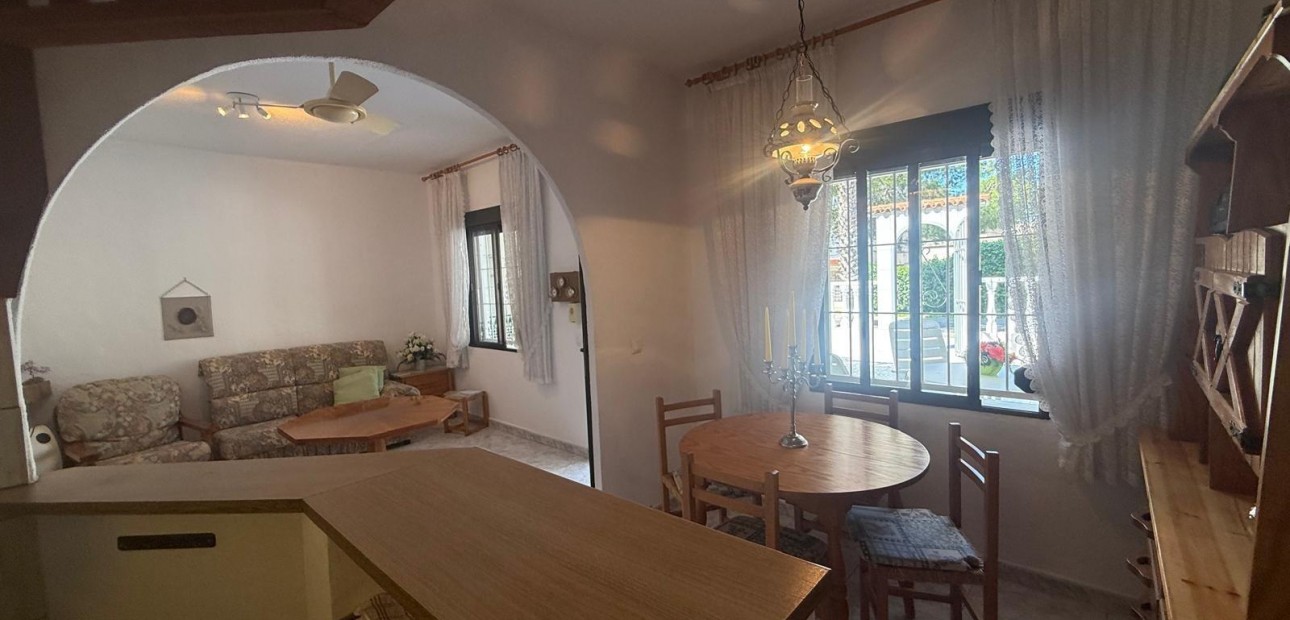 Venta - Terraced house -
Torrevieja - La Siesta - El Salado - Torreta