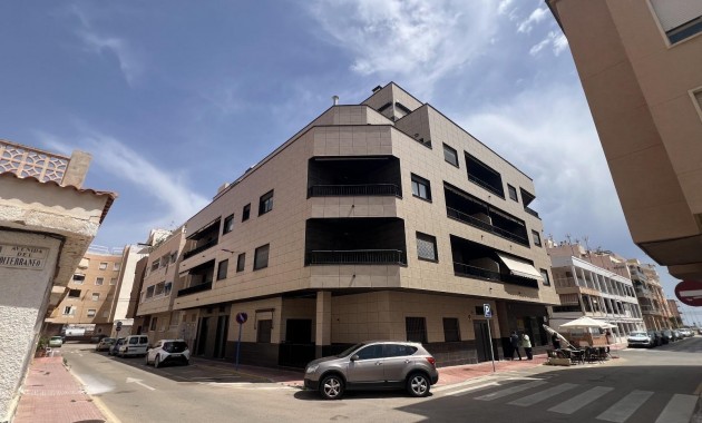 Venta - Apartamento / piso -
Torrevieja - La Mata pueblo