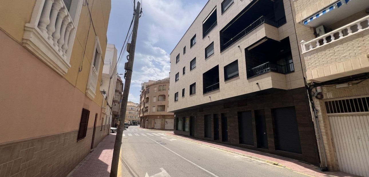 Venta - Apartamento / piso -
Torrevieja - La Mata pueblo