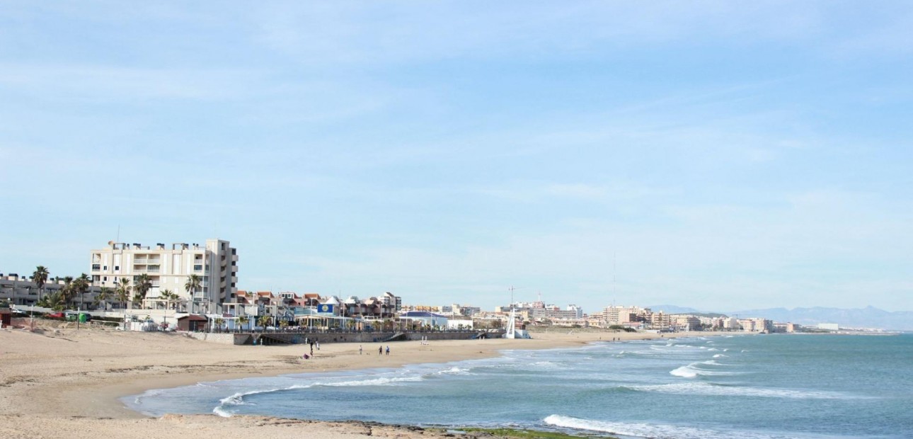 Venta - Terraced house -
Torrevieja - Los Europeos
