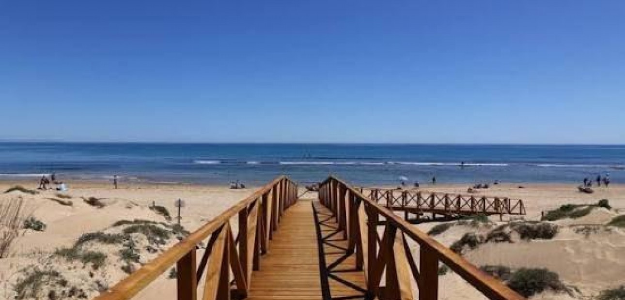 Venta - Terraced house -
Torrevieja - Los Europeos