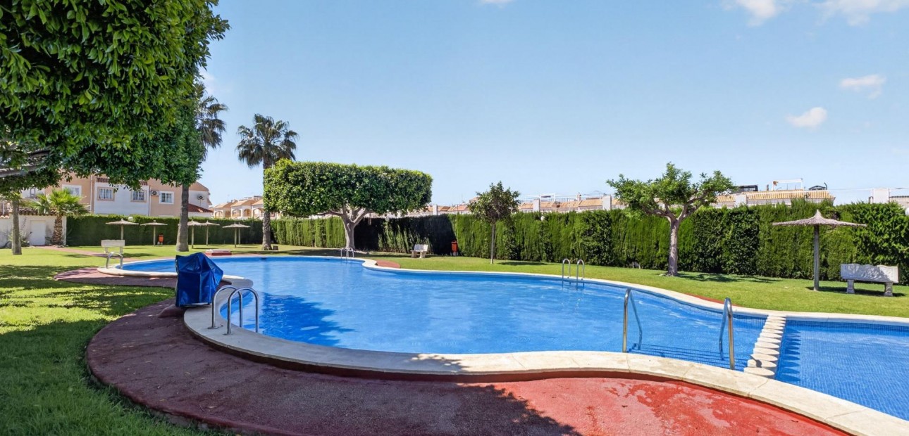 Venta - Apartamento / piso -
Torrevieja - El limonar