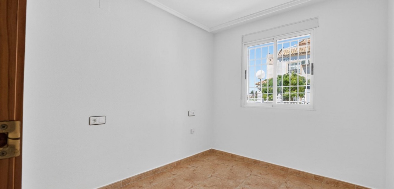 Venta - Apartamento / piso -
Torrevieja - El limonar