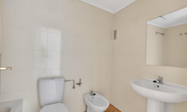 Venta - Apartamento / piso -
Torrevieja - El limonar