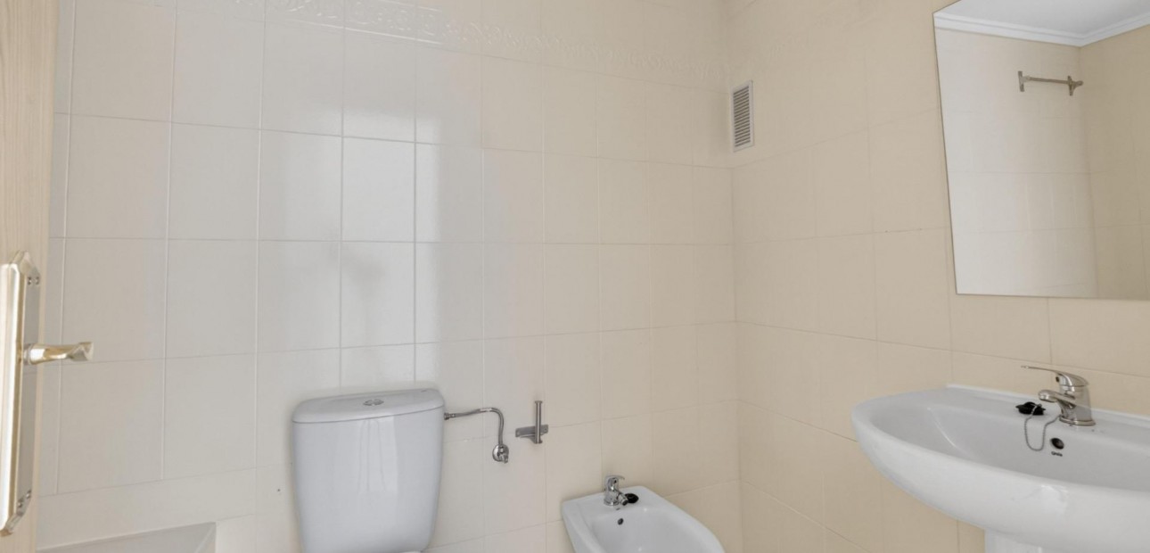 Venta - Apartamento / piso -
Torrevieja - El limonar