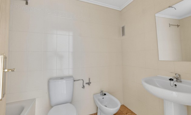 Venta - Apartamento / piso -
Torrevieja - El limonar