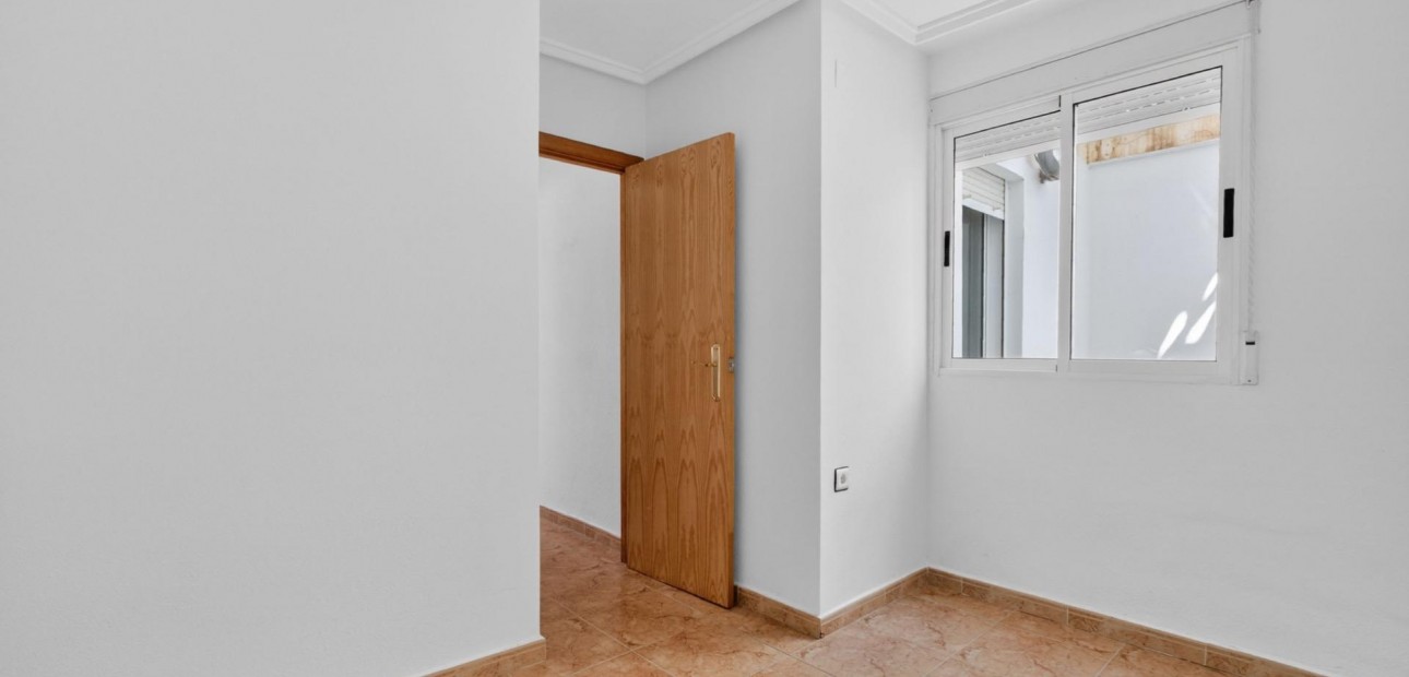 Venta - Apartamento / piso -
Torrevieja - El limonar