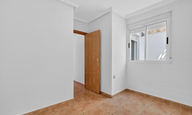 Venta - Apartamento / piso -
Torrevieja - El limonar