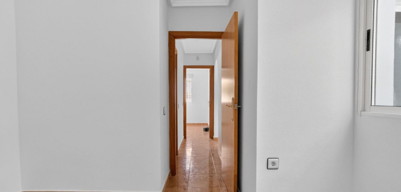 Venta - Apartamento / piso -
Torrevieja - El limonar