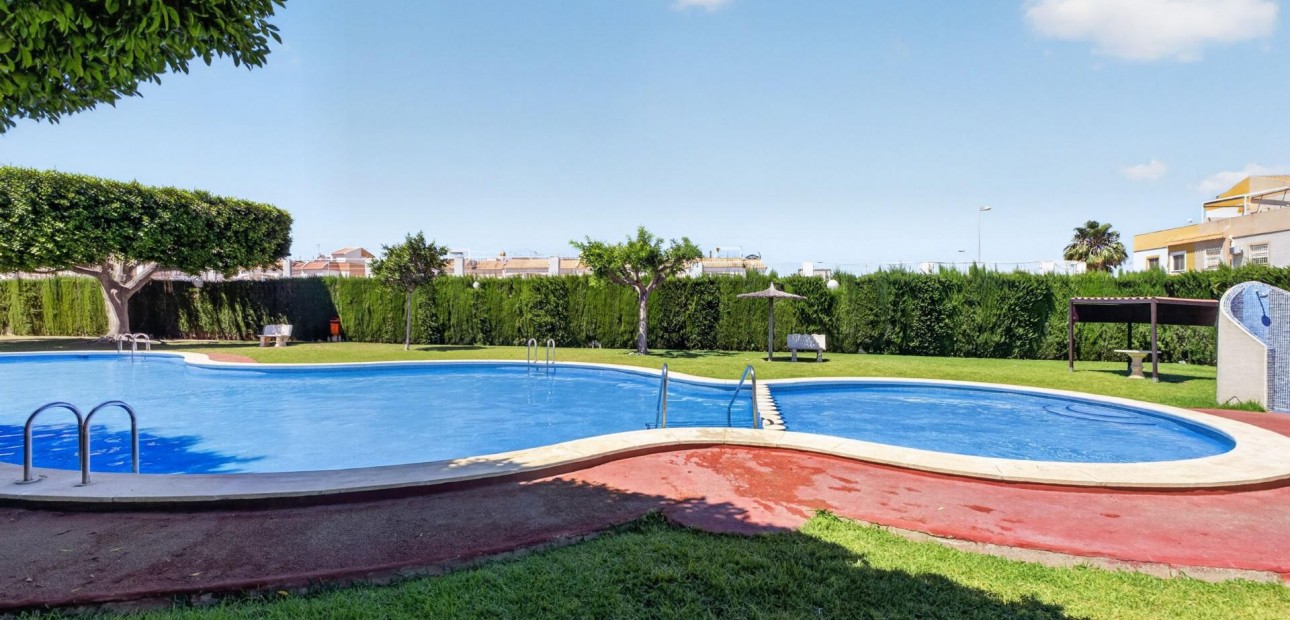 Venta - Apartamento / piso -
Torrevieja - El limonar
