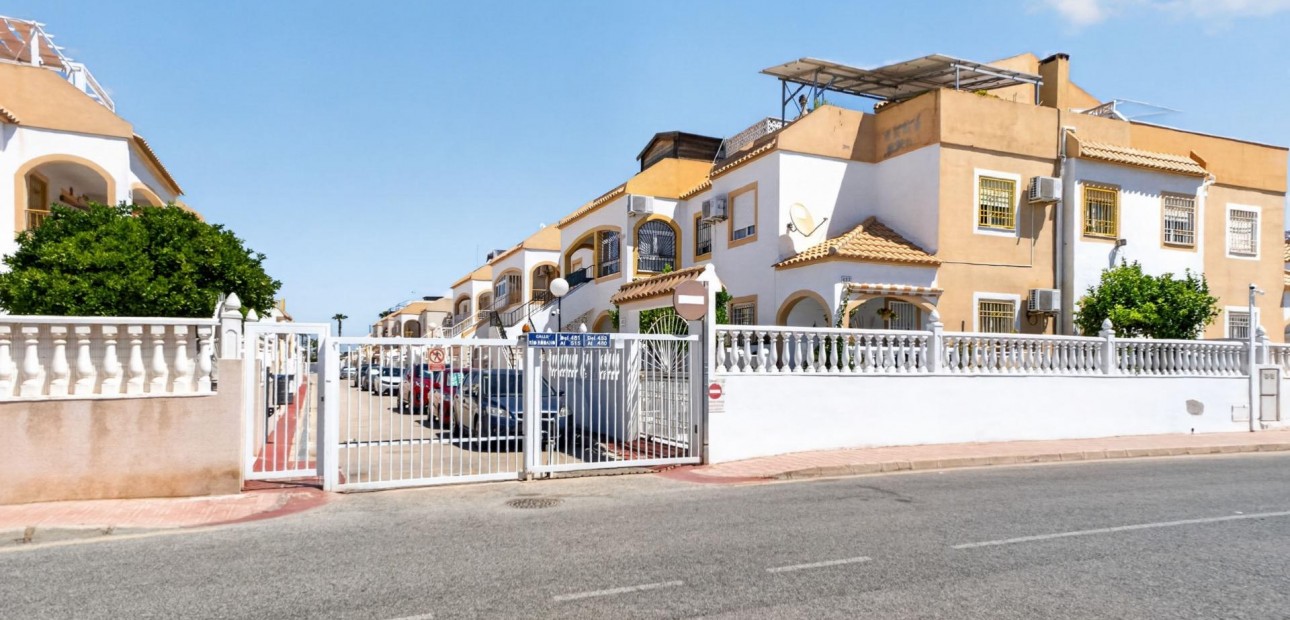 Venta - Apartamento / piso -
Torrevieja - El limonar