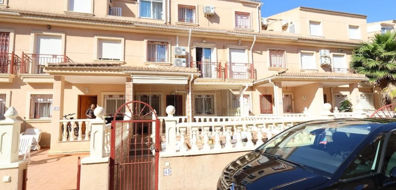 Herverkoop - duplex -
Orihuela Costa - La Zenia