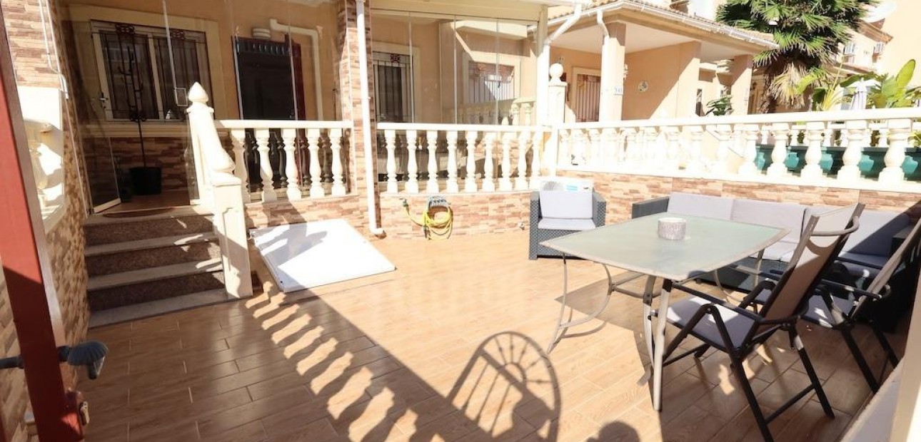 Herverkoop - duplex -
Orihuela Costa - La Zenia