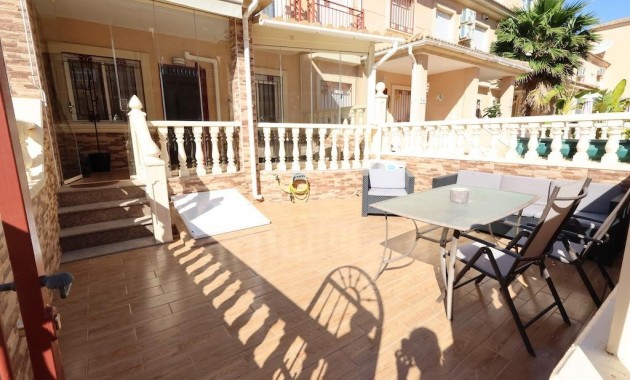Herverkoop - duplex -
Orihuela Costa - La Zenia