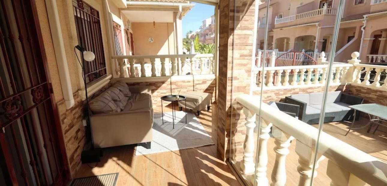 Herverkoop - duplex -
Orihuela Costa - La Zenia