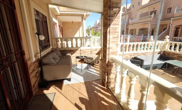 Herverkoop - duplex -
Orihuela Costa - La Zenia