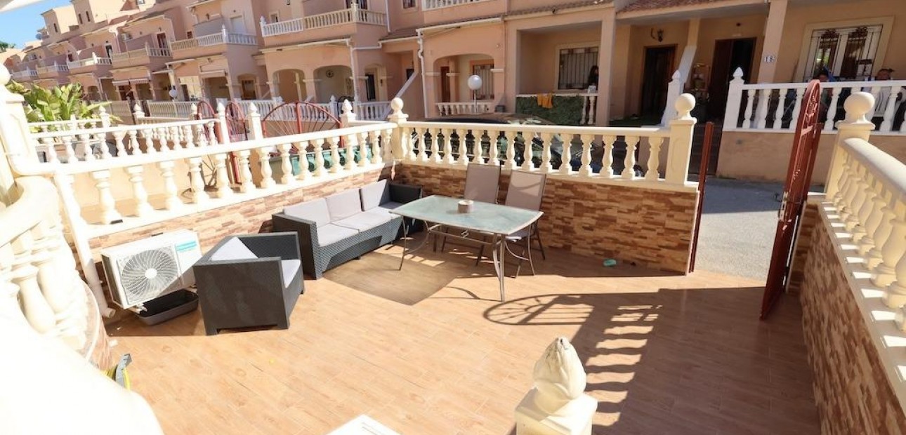 Herverkoop - duplex -
Orihuela Costa - La Zenia