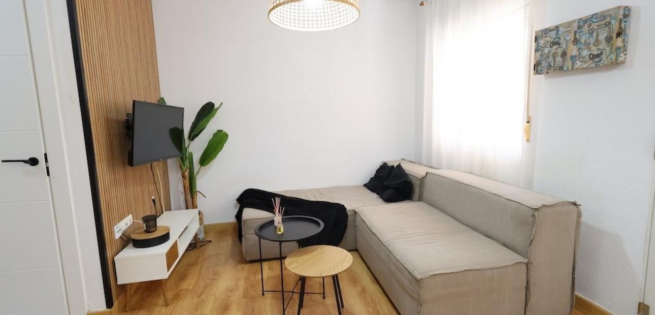 Herverkoop - duplex -
Orihuela Costa - La Zenia