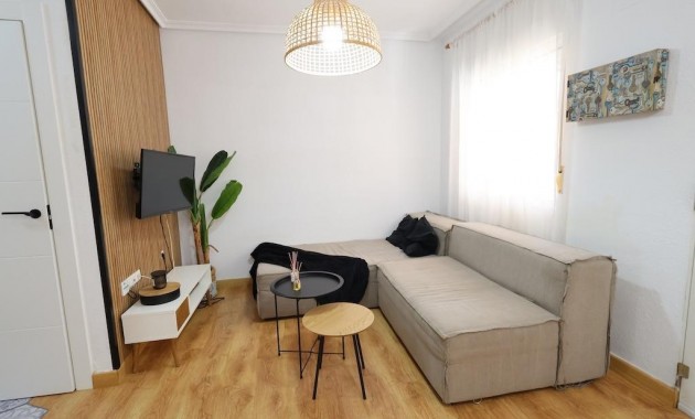 Herverkoop - duplex -
Orihuela Costa - La Zenia