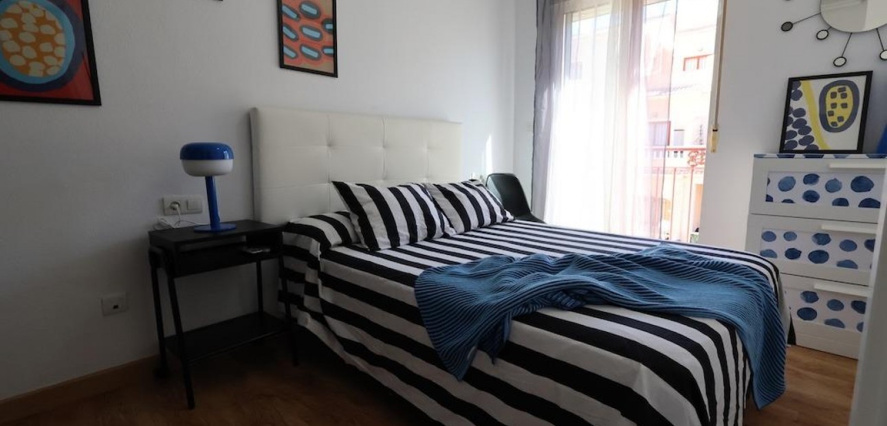 Herverkoop - duplex -
Orihuela Costa - La Zenia