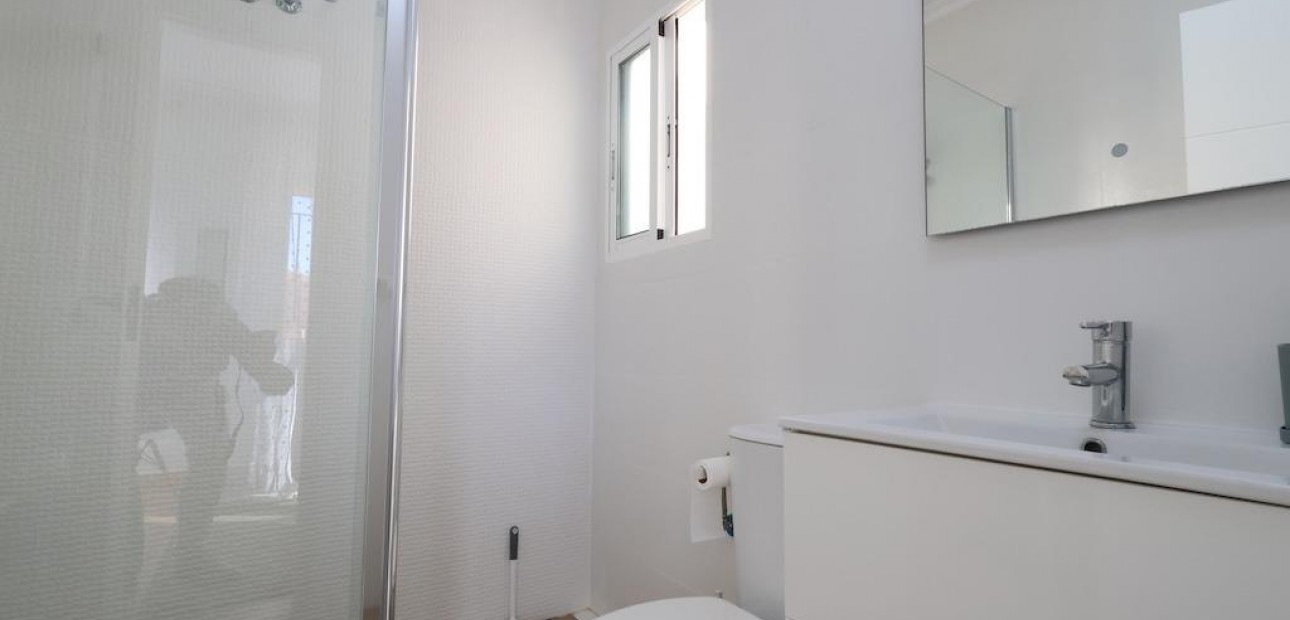 Herverkoop - duplex -
Orihuela Costa - La Zenia