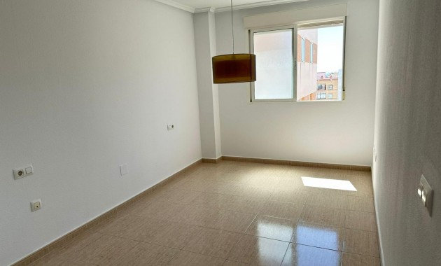 Herverkoop - Appartement / flat -
Torrevieja - Centro